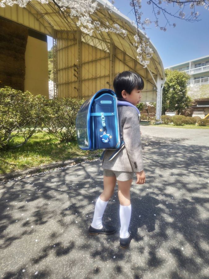 【はじめてのランドセル】真新しいランドセル。このスーツ実は約40年前に父も着た