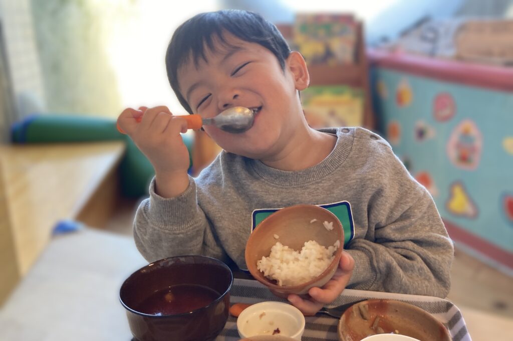 手作りにこだわり、安心・安全な食事を提供しています