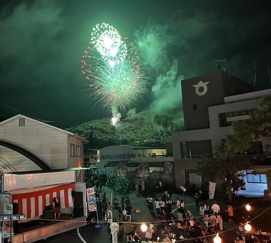 チャリティービアガーデンの打ち上げ花火(提供写真 2024年撮影)