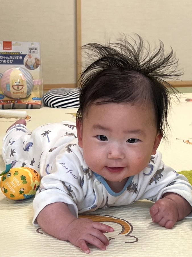 【はじめての寝返り】ドヤッ♡!!このどこか誇らしげな顔ときたら…(笑)