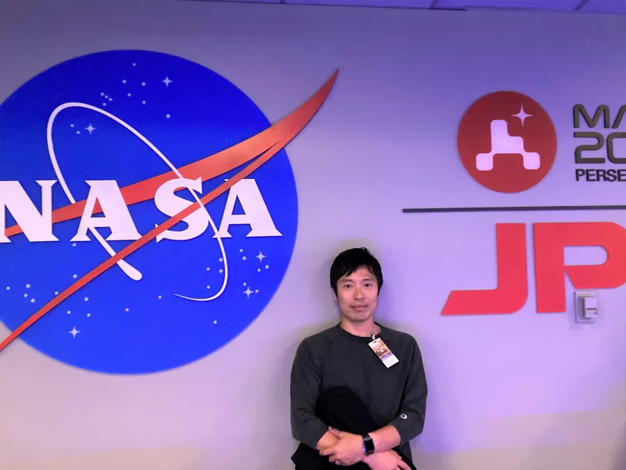 技術者の小松さんは海外で宇宙産業に従事しています(提供写真)