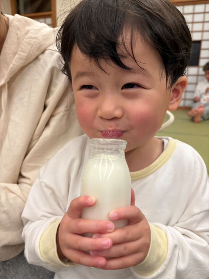 【はじめての一杯】温泉上がりにはじめて瓶牛乳を。美味しさににんまり