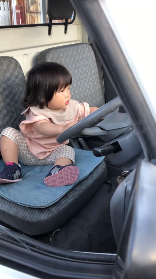 【はじめての軽トラ】真剣な顔で安全運転!