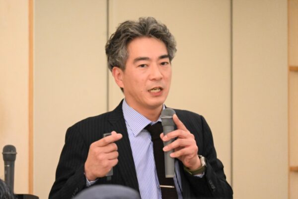 「呼んでも聞いてくれない」「姿勢が崩れる」「パニックやかんしゃく」「偏食が多い」…子どもの「状況にそぐわない行動」への対応は？｜発達障害について高知リハビリテーション専門職大学の青木俊仁さんが講演しました