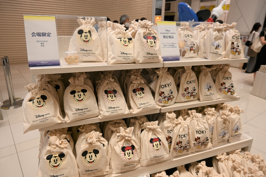 巾着入りクッキー(© Disney © Disney/Pixar © & ™ Lucasfilm Ltd. © 2025 MARVEL)