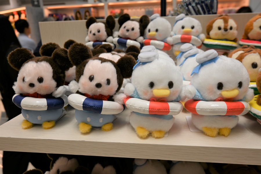 夏仕様のうるぽちゃちゃんも並んでいます(© Disney © Disney/Pixar © & ™ Lucasfilm Ltd. © 2025 MARVEL)