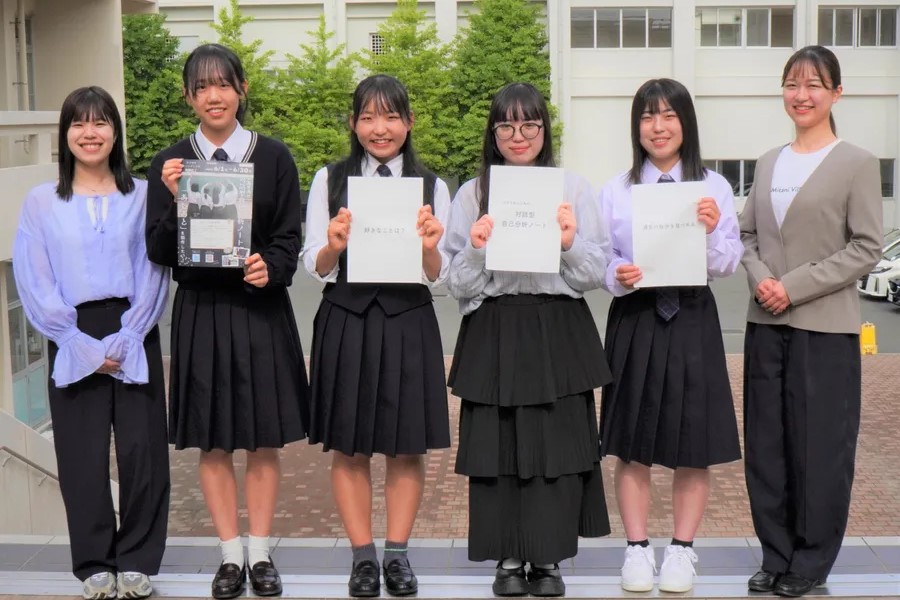 中高生が将来を考える手助けをしたい!高知国際高の卒業生、在校生らが対話型自己分析ノート「あしあと」の製作を進めています