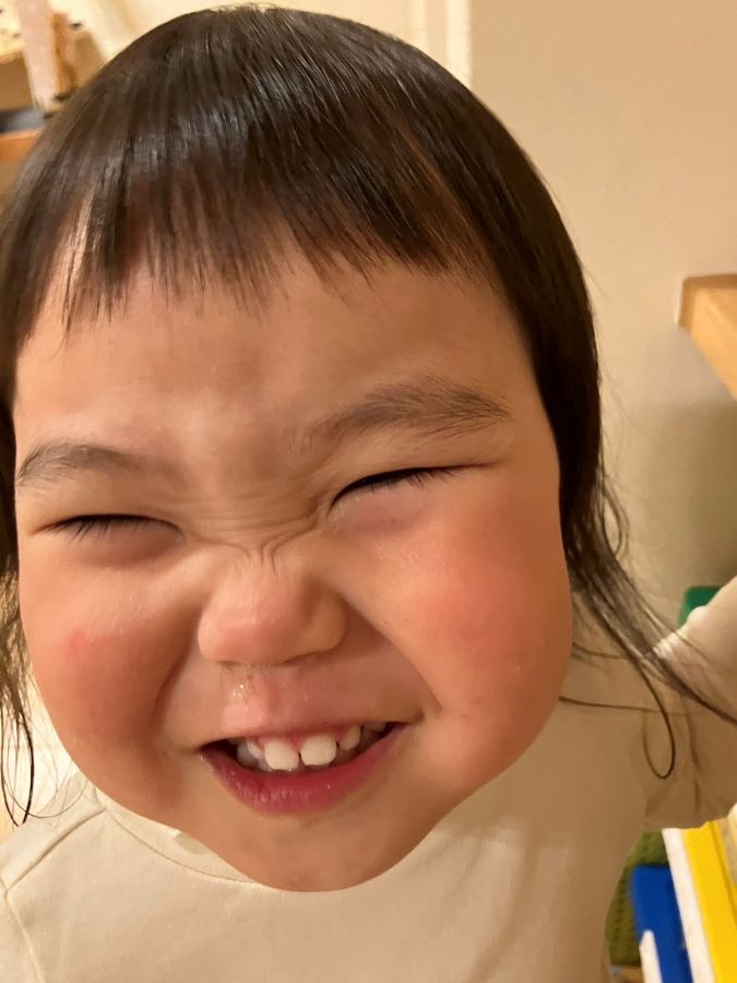 【はじめてのカメラマン】3歳上の兄とこっそりスマホで遊んでいた時に撮れた1枚です