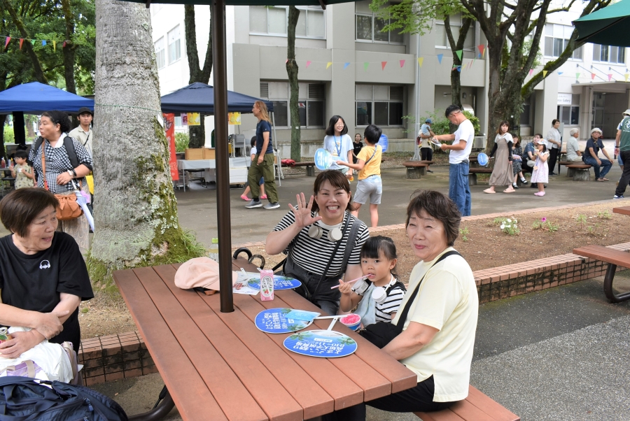 座って見られて、快適！