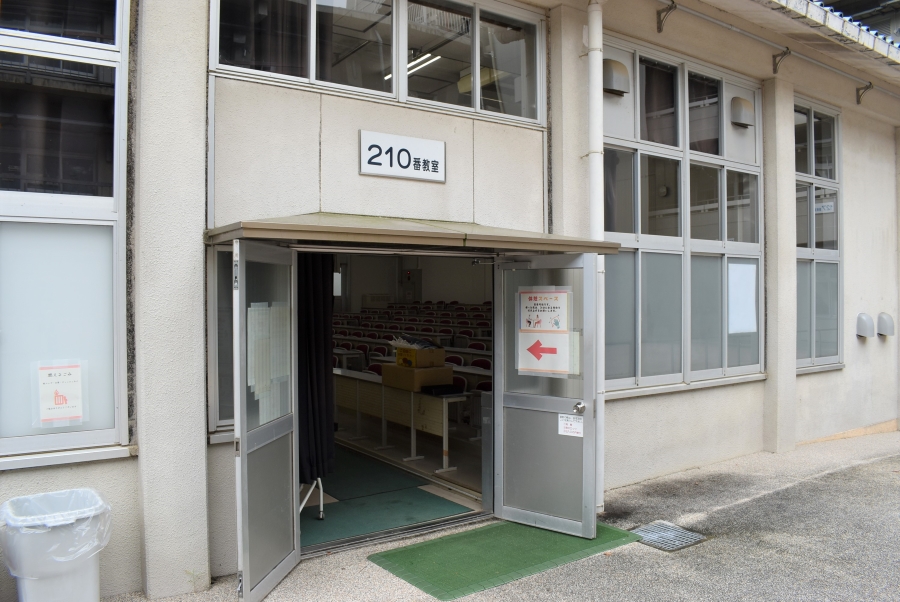 疲れたら、エアコンの効いた休憩スペースへ