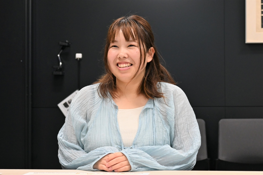「絵本の修正テープ、100均で売ってます!」