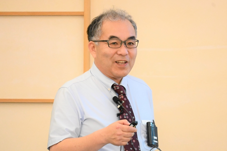 おもちゃで上手に遊べないのはなぜ？子どもに合った遊びのヒントとは？｜おもちゃを使った発達支援に取り組む高知リハビリテーション専門職大学の稲田勤さんが講演しました
