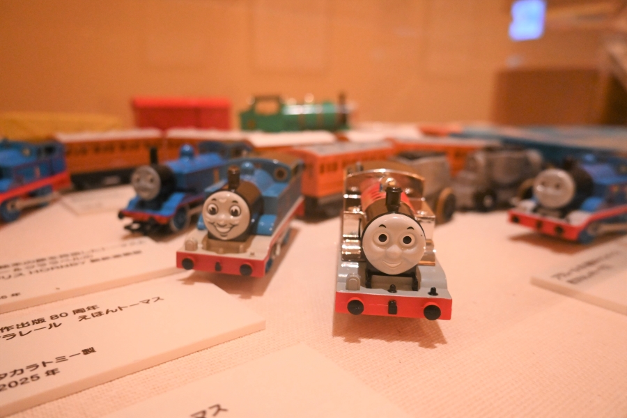 歴代のプラレールも展示されています