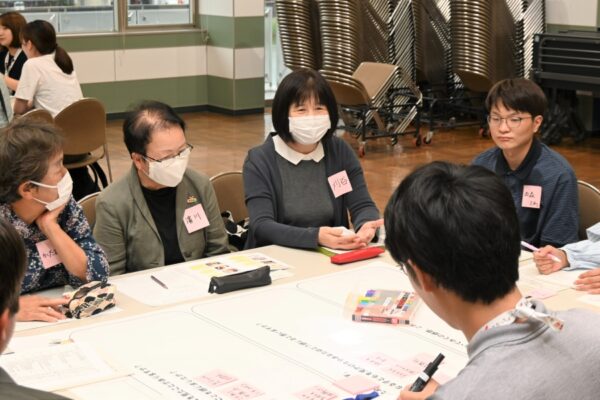 子どもが走り回る、順番を守らない、かんしゃくを起こす…「何か理由があるのかも」と考え、見守って｜発達の気になる子どもにどう関わる？「江ノ口こそサポ交流会」で考えました