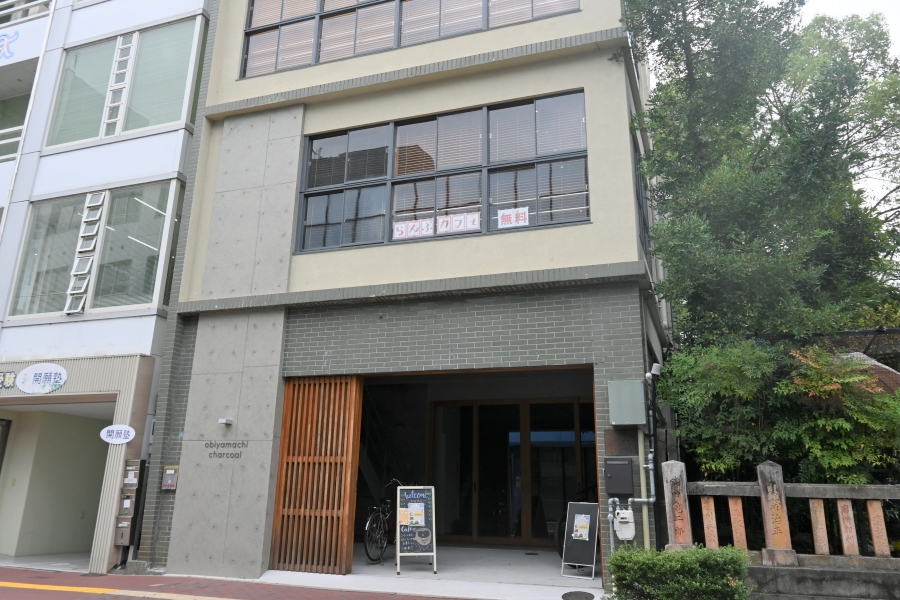 「らんぷカフェ FIRST PLACE」は帯屋町チャコールの2階
