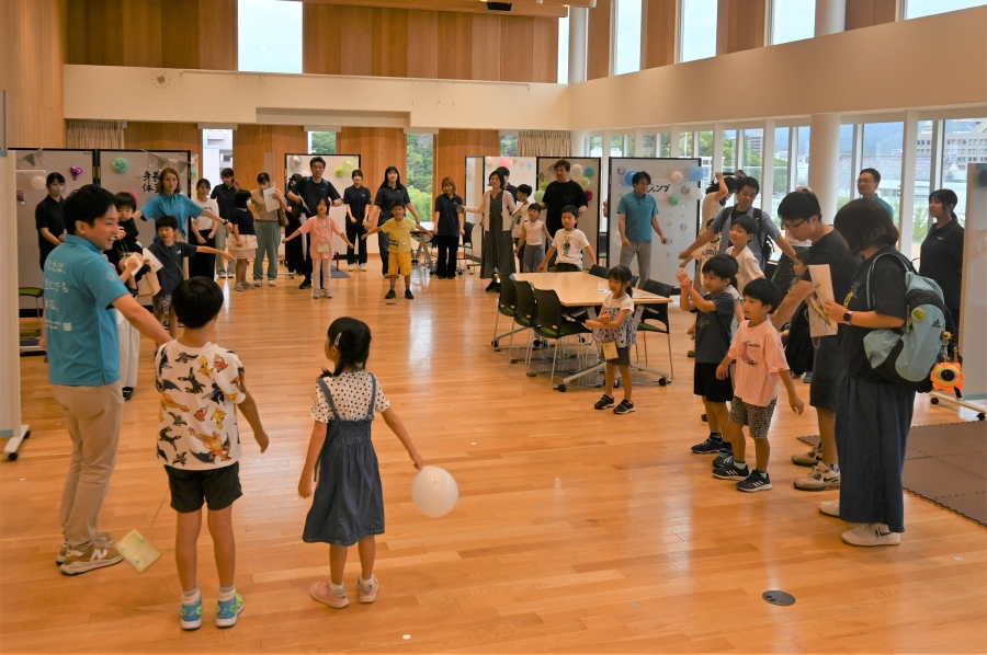 会場はオーテピア。小学1～3年生の部を取材しました