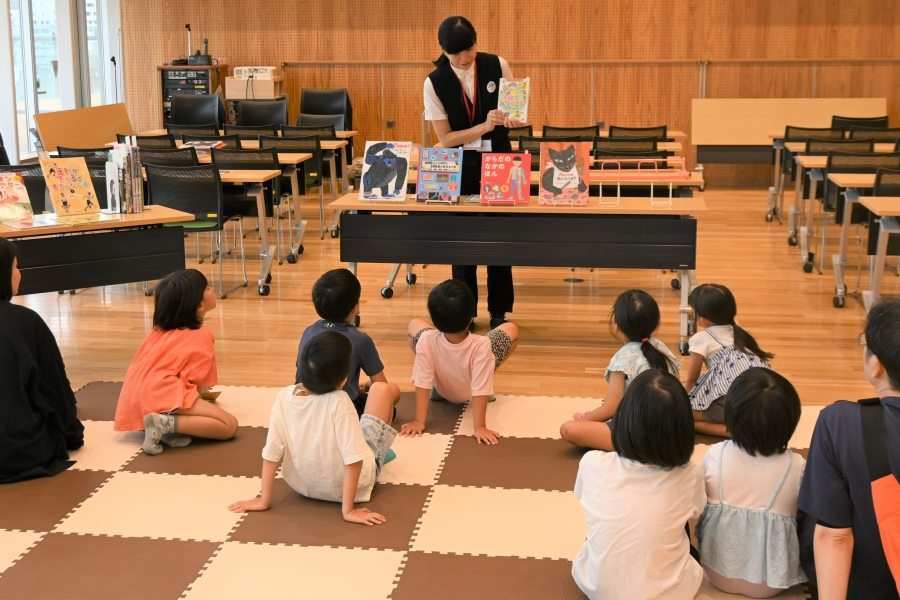 司書さんによるブックトークも行われました