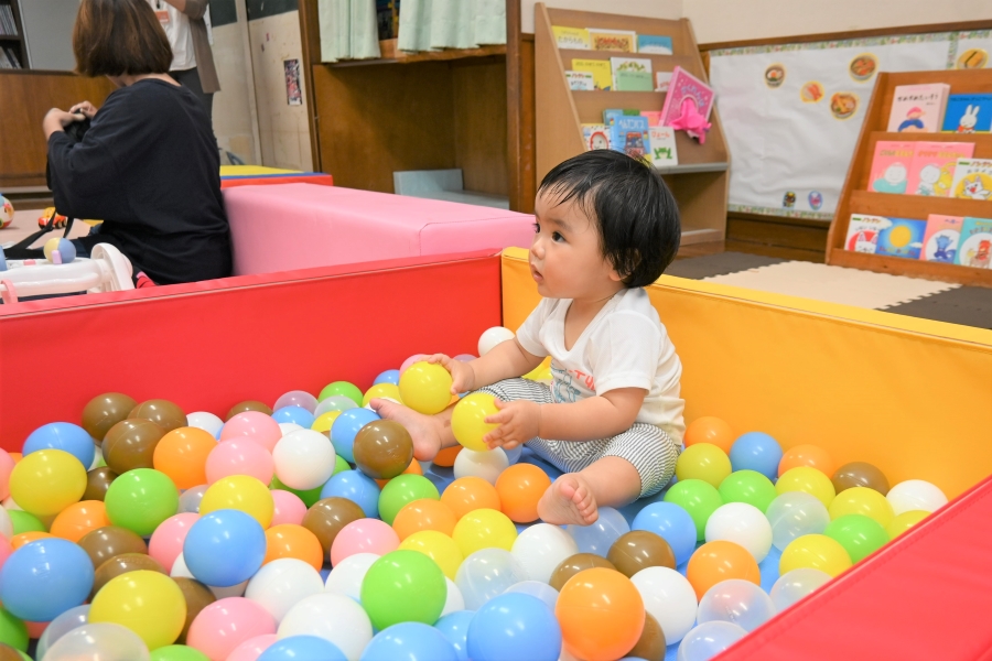 ボールプールに入ってみました
