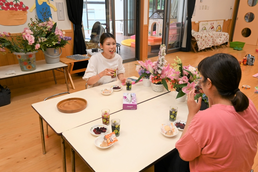 お花が完成した後はお茶の時間