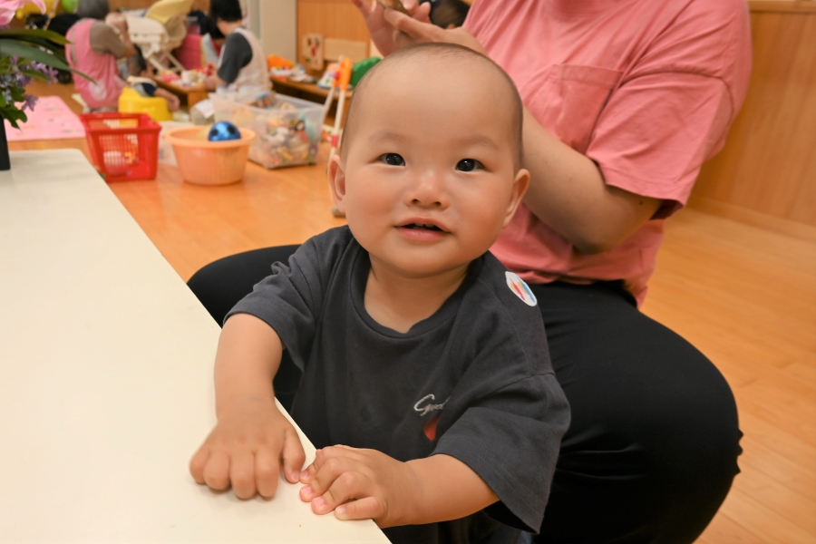 お母さんの元に帰ってきた子どももにこにこでした