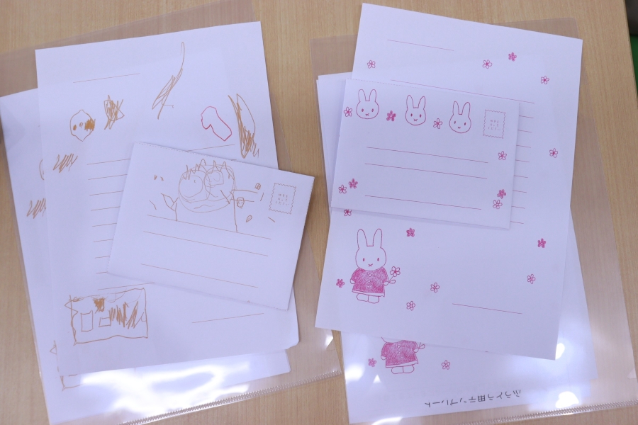 印刷色と紙の色を選んで、オリジナルのレターセットの完成