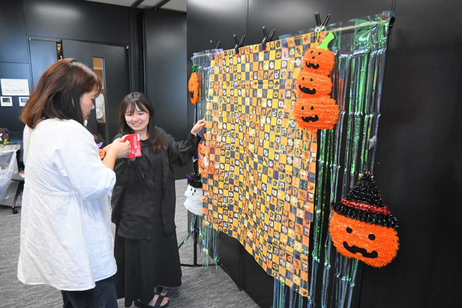 フォトスポットはハロウィン仕様に