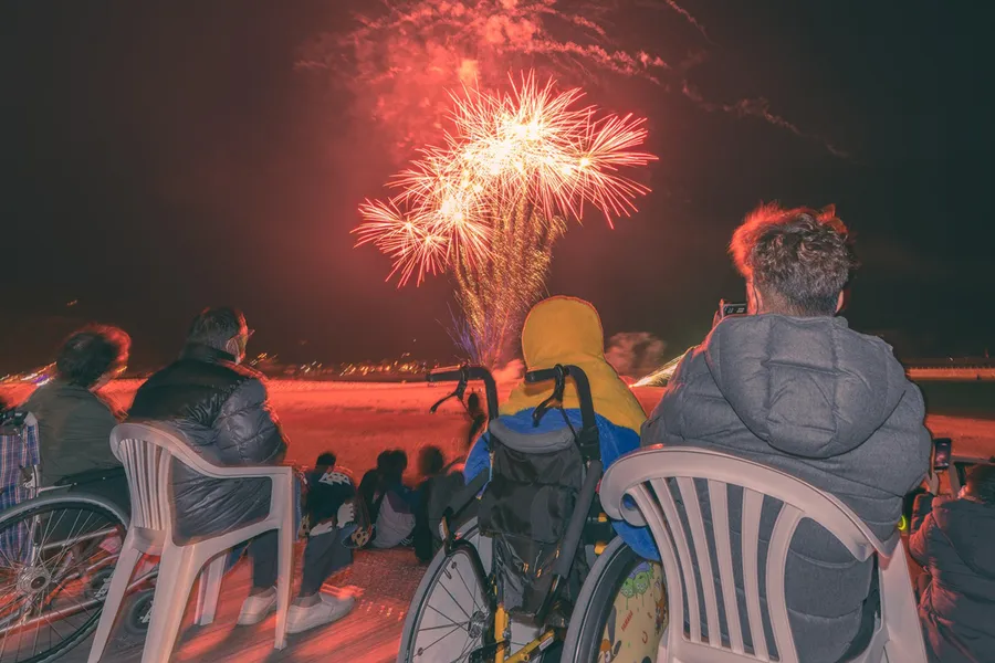 目の前で打ち上がる花火を楽しみました（香南市夜須町のヤ・シィパーク）