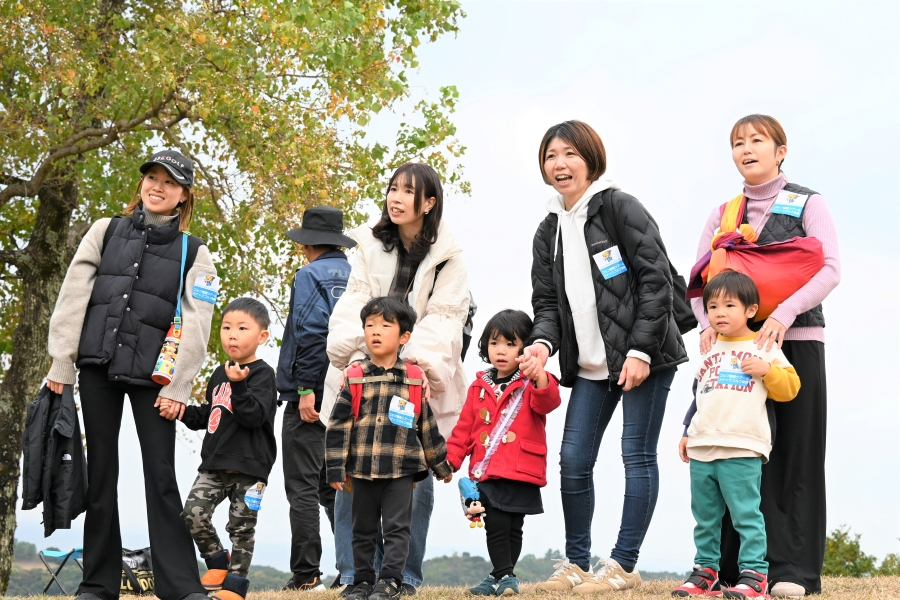 最初は遠くからの観戦です