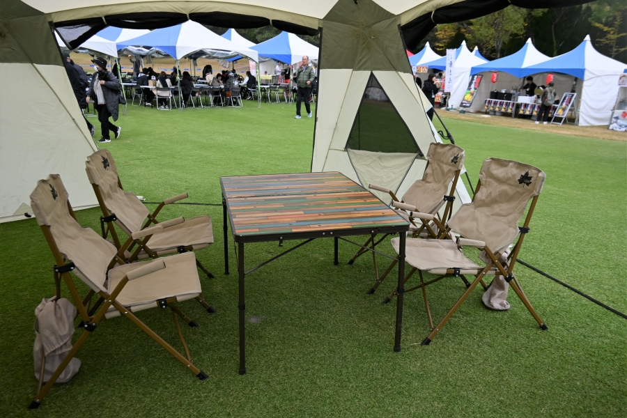 中に入って食事ができます