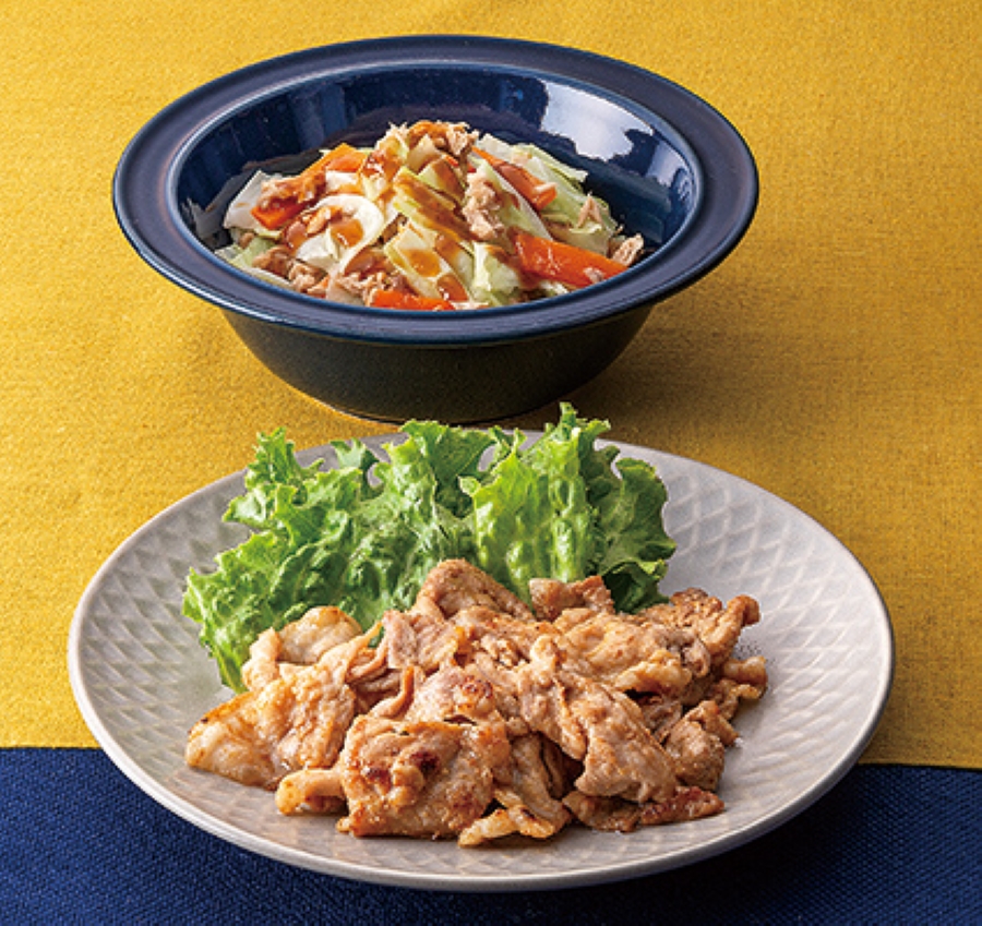主菜の「豚肉のごまみそ焼き」と副菜の「ツナとキャベツのレンジ蒸し」