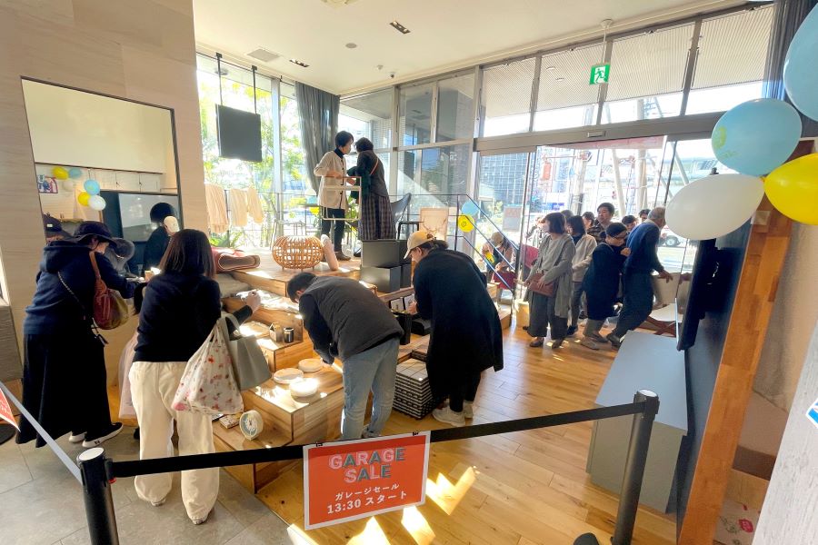 ガレージセールは毎年大好評！