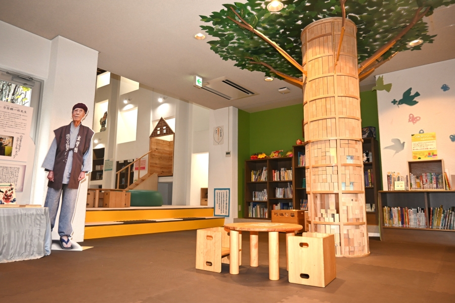 高知県立文学館｜高知ゆかりの作家を紹介。絵本、積み木が楽しめる「こどものぶんがく室」は利用無料です