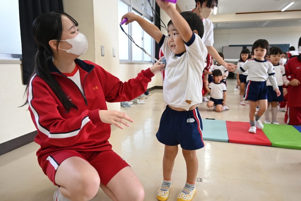 「頭まで洗ったら、前にばん！」