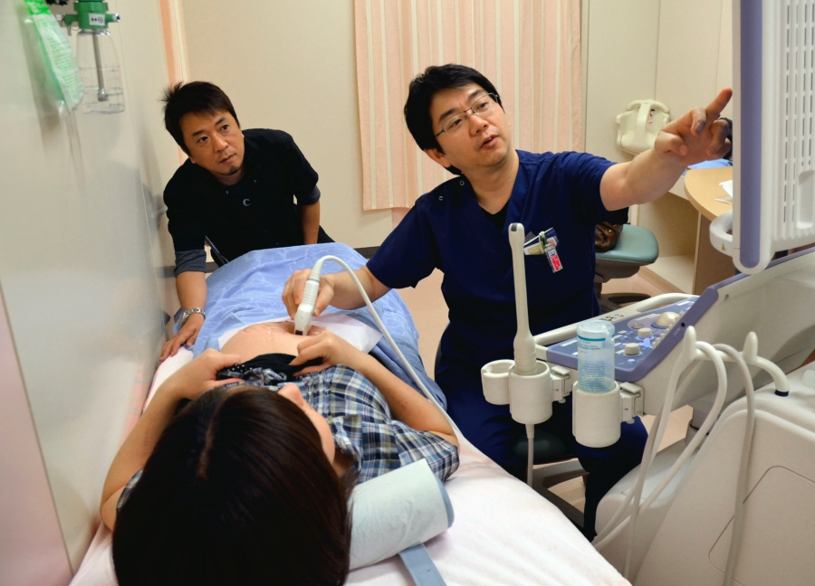 2014年に取材に応じた林さん。周産期医療の現状を積極的に発信しました（高知新聞2014年10月23日掲載）