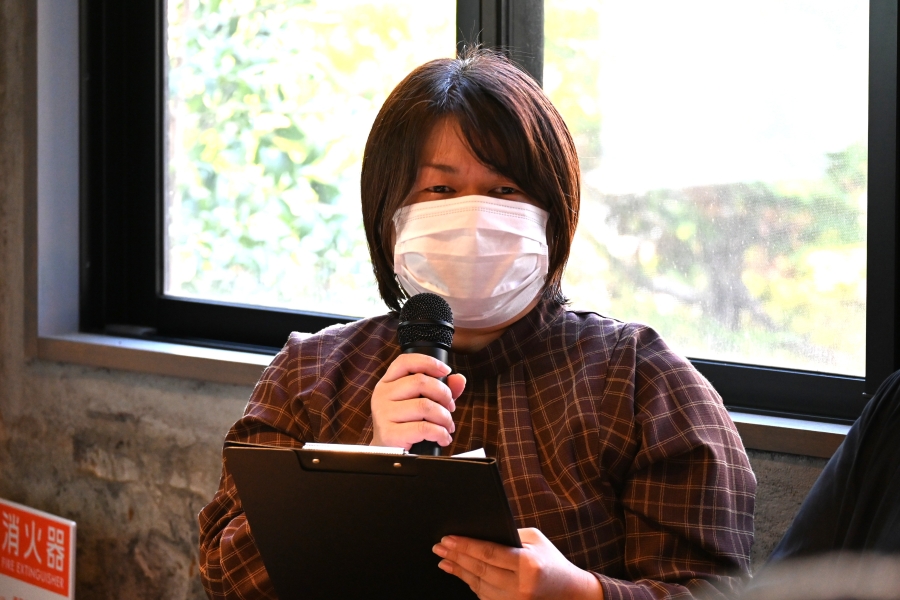 児童発達支援管理責任者の吉本さん。支援の輪を広げるために、子どもと保護者を中心とした支援チームづくりを心がけています