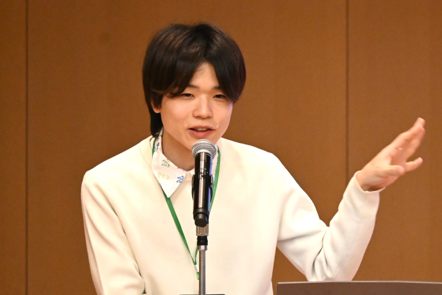 「不登校カフェ高知」を立ち上げた中島匠一さんは、自らの不登校経験を語りました