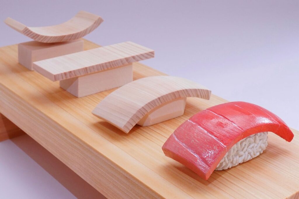 「降ってきたお寿司」（©キボリノコンノ）