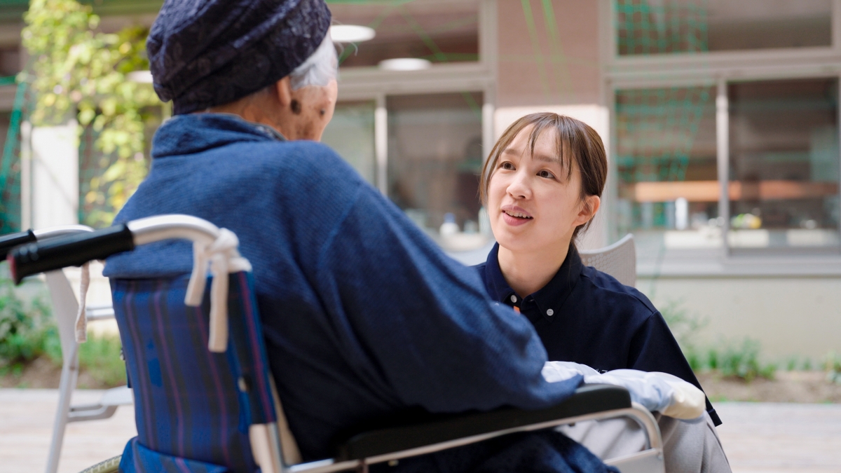 介護の仕事…子育てと両立できる？8歳、6歳、3歳のママ・森田鈴華さんの場合｜資格のある人もない人も働ける！子育てママも働きやすい「高知の介護職」を紹介します〈PR〉