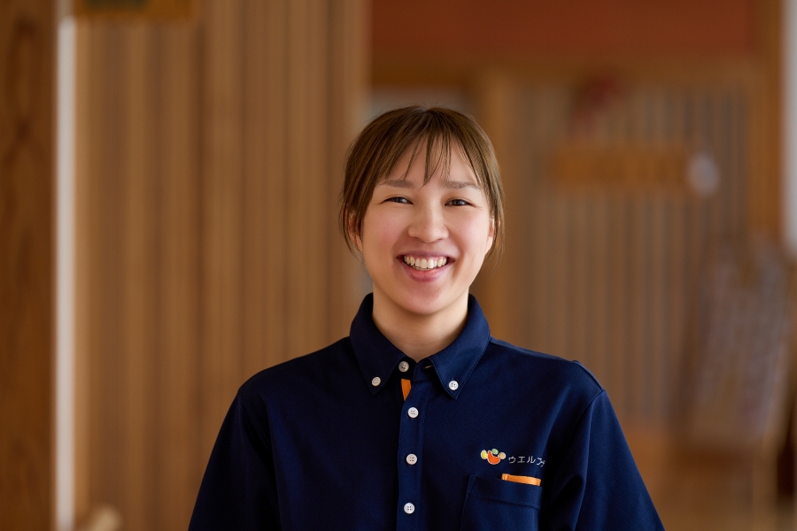 介護福祉士の森田鈴華さん。8歳、6歳、3歳の子どものママです