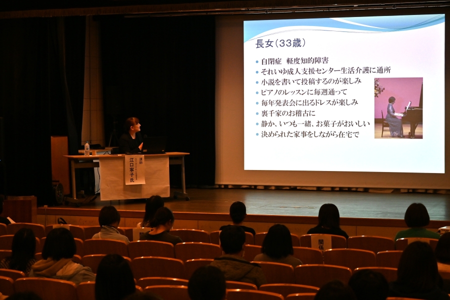 長女の楽しみの一つが「ピアノの発表会で着るドレス」