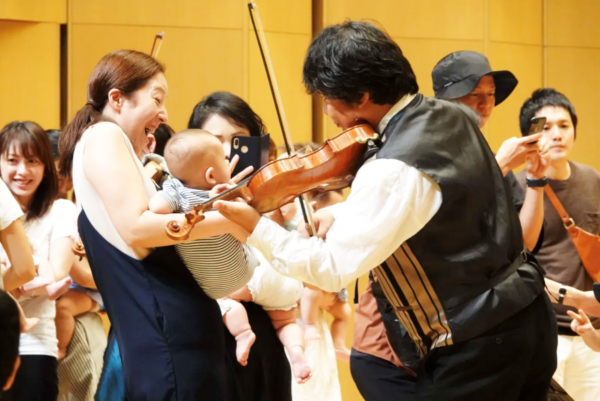 高知市で3/8に「0歳からのはじめてのオーケストラ」（かるぽーと）｜「白鳥の湖」「天国と地獄」…クラッシックの名曲を披露。おもちゃの楽器遊び、バイオリン体験も