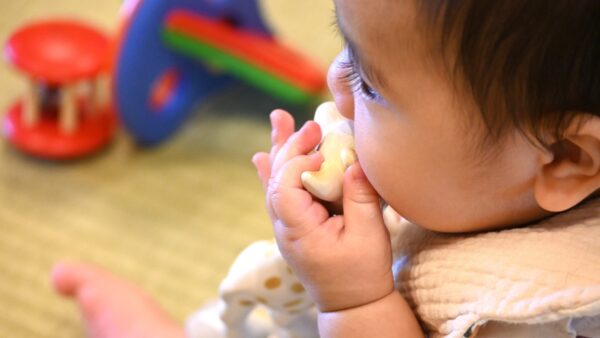 「母乳は足りてる？」「発達は大丈夫？」…子育ての「正解」を探しているあなたへ｜「ゆるりとHappy子育て」⑪助産師・森木由美子さんが子育てを楽しめる知識、技術を紹介します