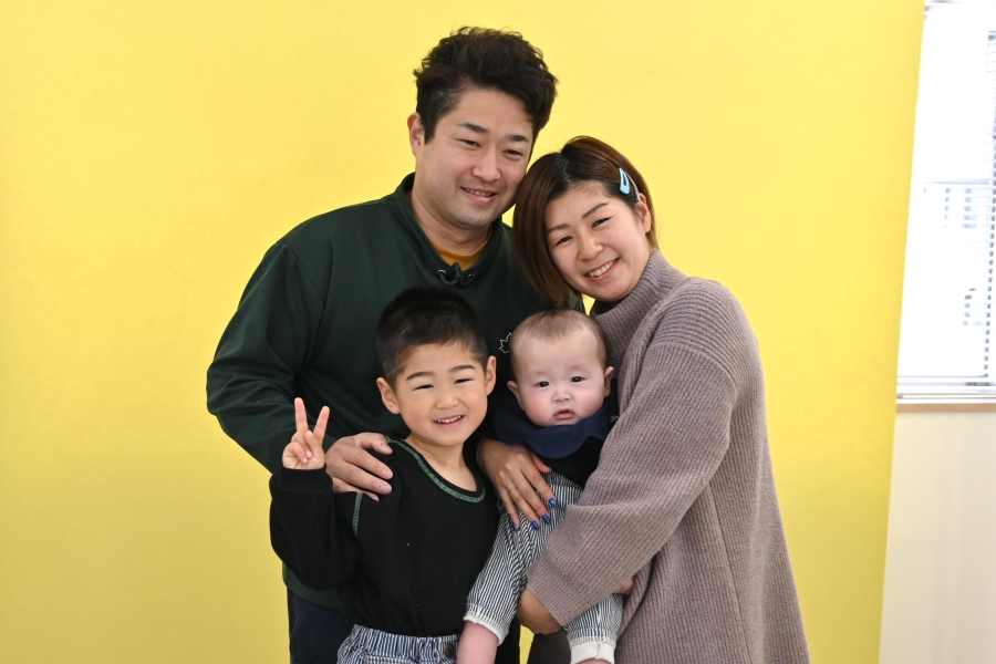 「お兄ちゃん、赤ちゃんに近づいてみて」と声をかけると、すぐに対応してくれました