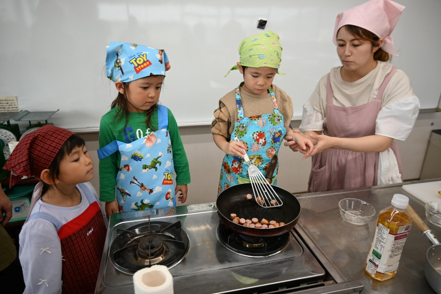 見守りながら炒め物も