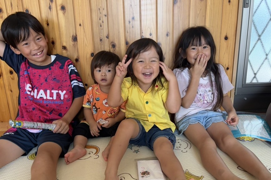 きょうだい間で優しさや思いやりを学んでいます