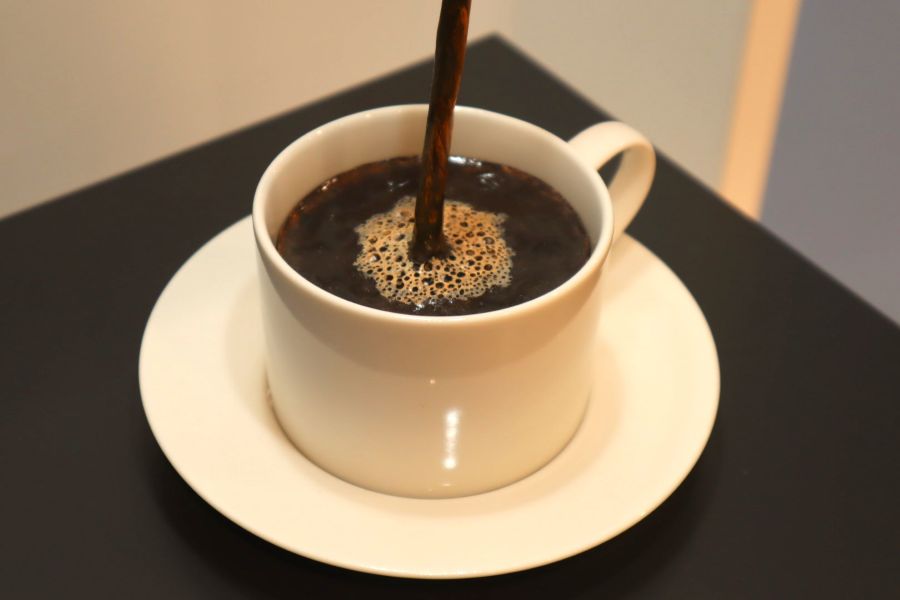 注いだコーヒーの泡はまさに本物