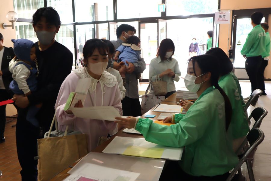 健康診査票（カルテ）を受け取ります