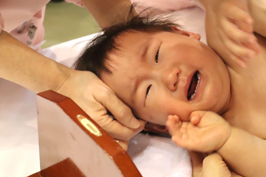 横になって身長測定もがんばるよ