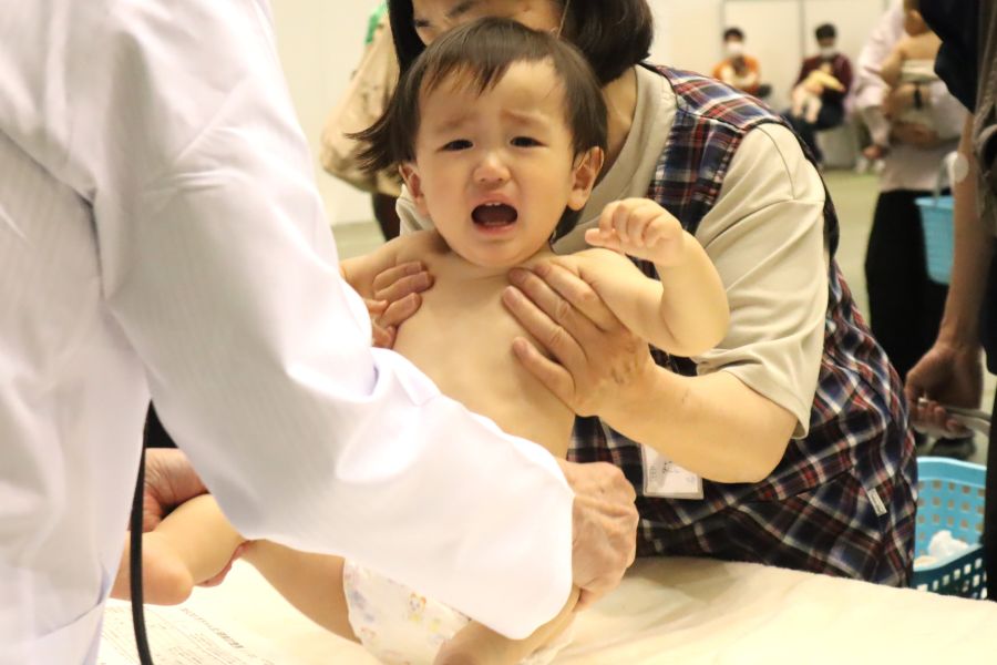 股関節などの動きも見ます