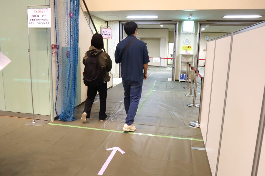 順路に沿って大アリーナを出ます